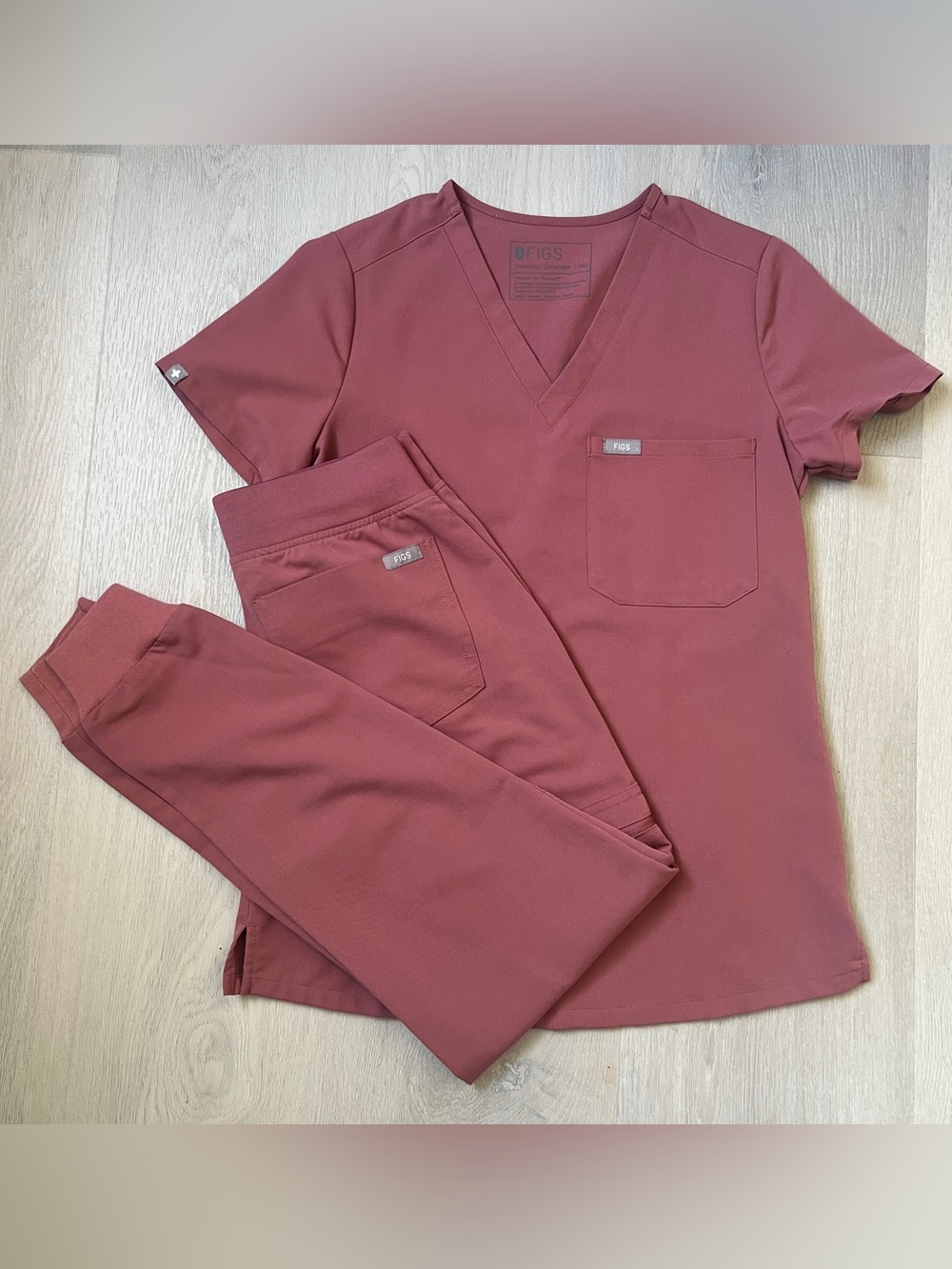 FIGS Mauve scrub set